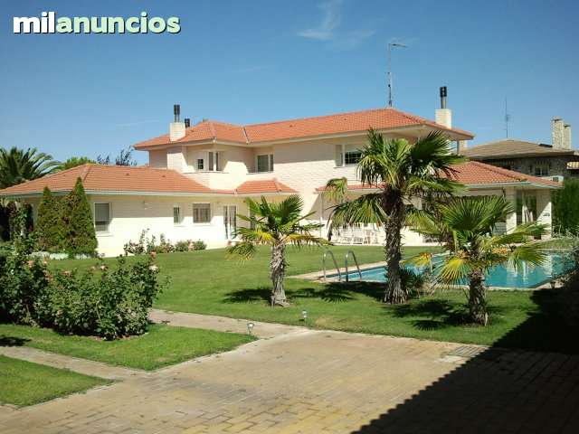 MIL ANUNCIOS.COM - Zorongo CHALET ESPECTACULAR en Zaragoza