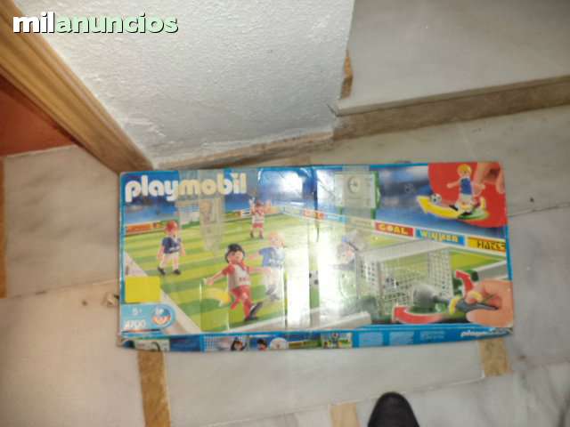 campo de futbol de playmobil en el corte ingles