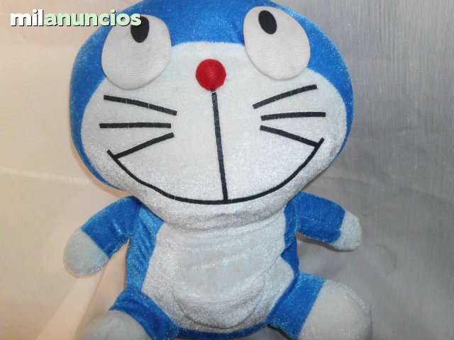 peluche doraemon gigante