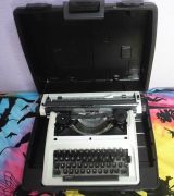 MAQUINA DE ESCRIBIR MALETIN