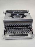 MáQUINA DE ESCRIBIR HISPANO OLIVETTI