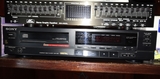REPRODUCTOR CDS Y AMPLIFICADORES
