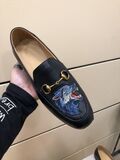ZAPATOS DE VESTIR GUCCI CON LOBO PARA HO