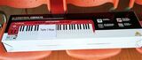 TECLADO DE 5 OCTABAS BEHRINGER UMX610