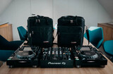 2X PIONEER CDJ 2000 NEXUS 2 + DJM 900 NE