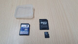 TARJETA SD (8 GB) Y TARJETA MICROSD (8 G