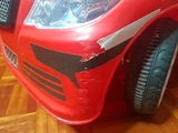 SE VENDE COCHE DE BATERíA ROJO PARA NIñO
