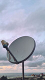 ANTENA PARABOLICA 60 CM MAS CABLEADO