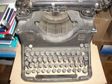 VENDO LOTE DE 4 MÁQUINAS DE ESCRIBIR